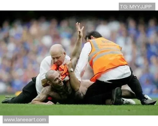 9位足球明星罕见秃头造型大集锦,勇敢面对发量挑战的球场英雄 9位足球明星罕见秃头造型大集锦,勇敢面对发量挑战的球场英雄